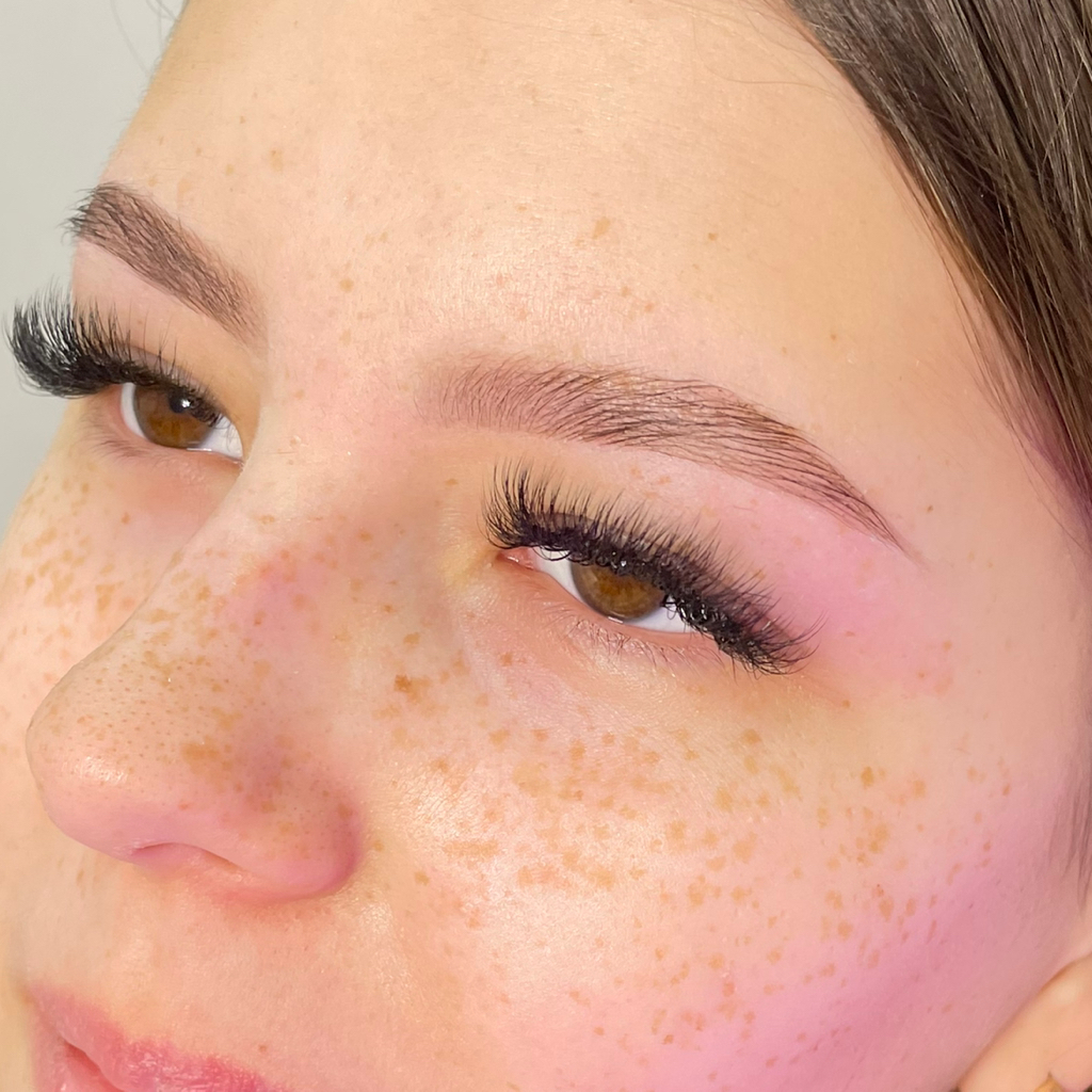 Оформление и окрашивание бровей