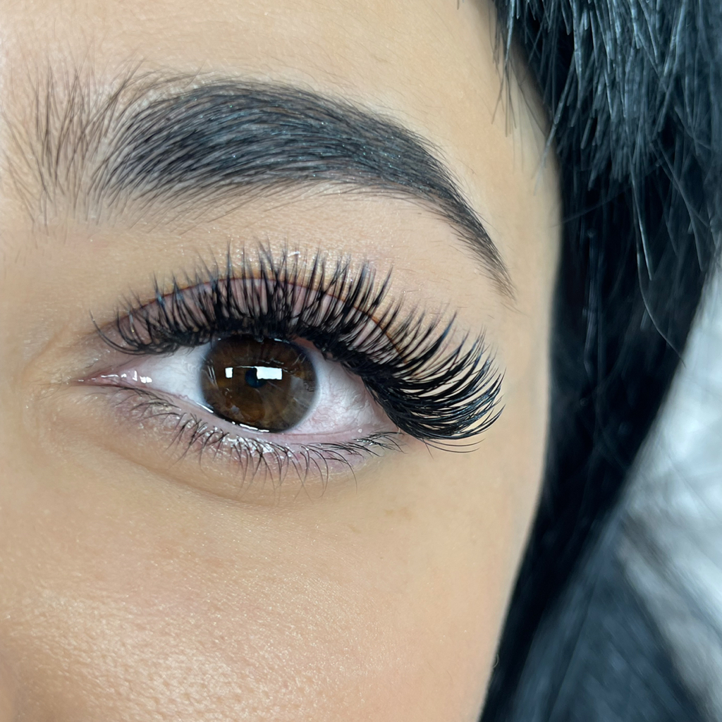 Коррекция ресниц 
-20% от стоимости объёма