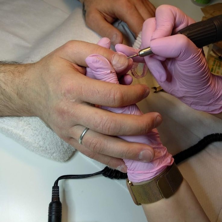 Маникюр мужской