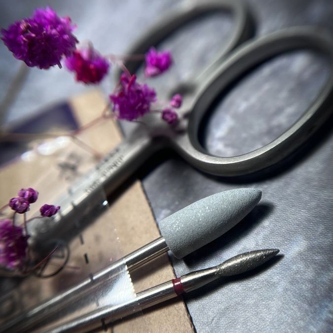 Снятие гель-лака и опил формы ногтей