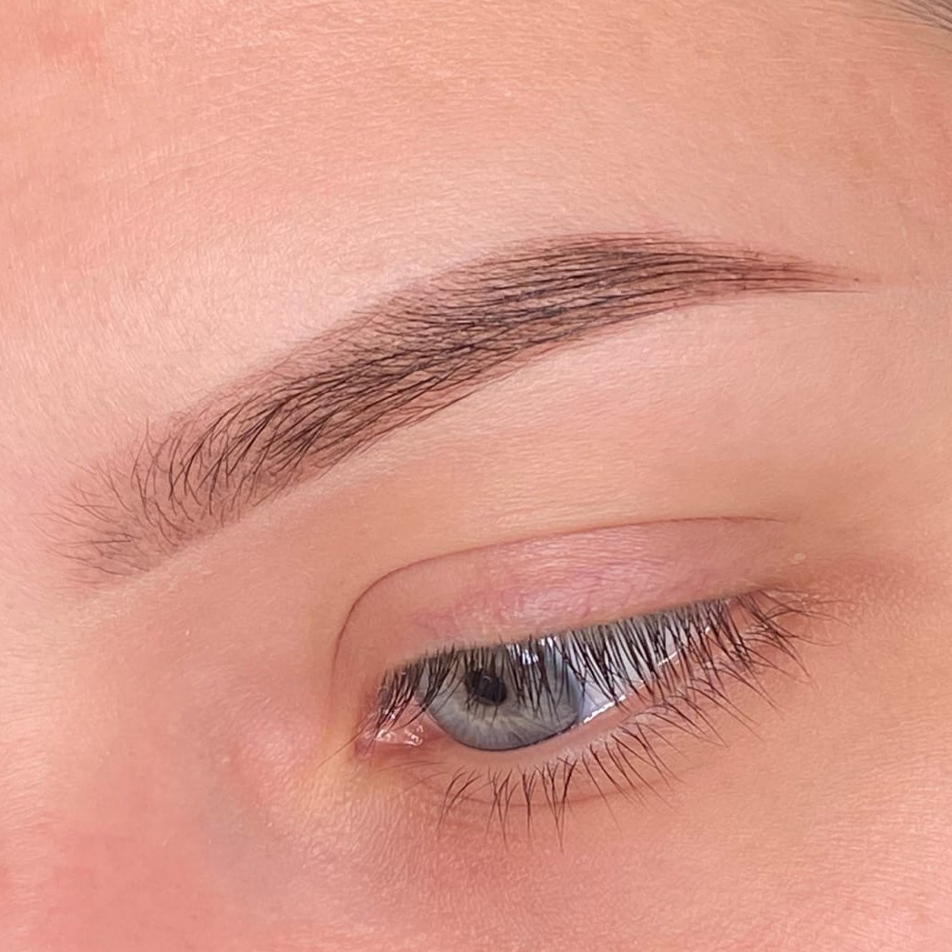 Окрашивание бровей (краска/хна)