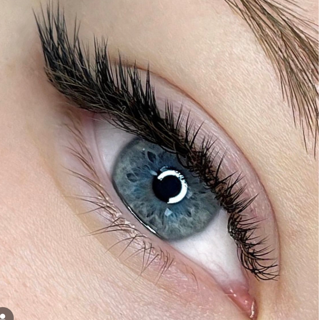 У меня густые ресницы