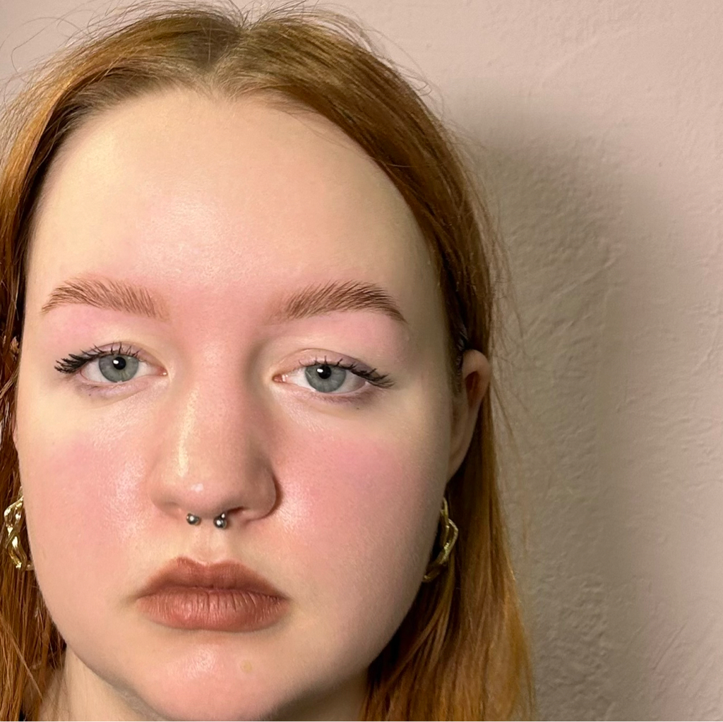 Окрашивание и коррекция бровей(хна/краска) осветление по необходимости