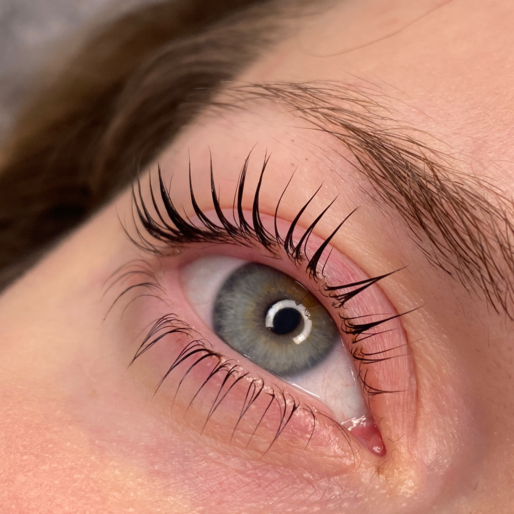 Ламинирование нижних ресниц