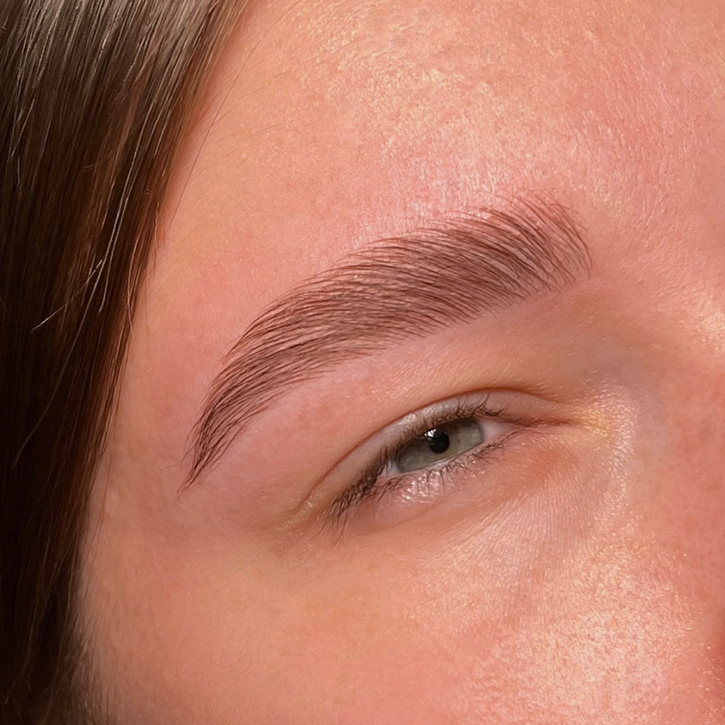 Долговременная укладка бровей