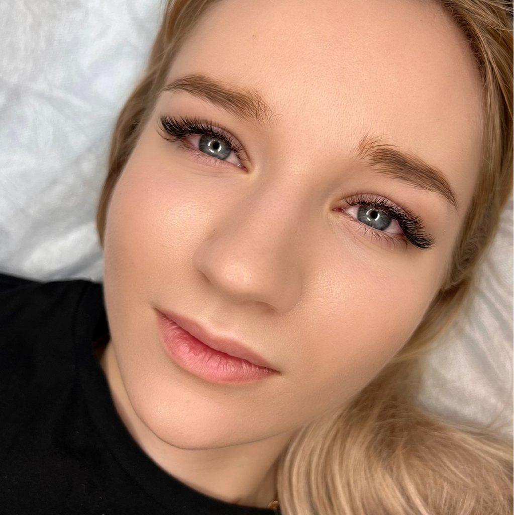 Наращивание ресниц 2D