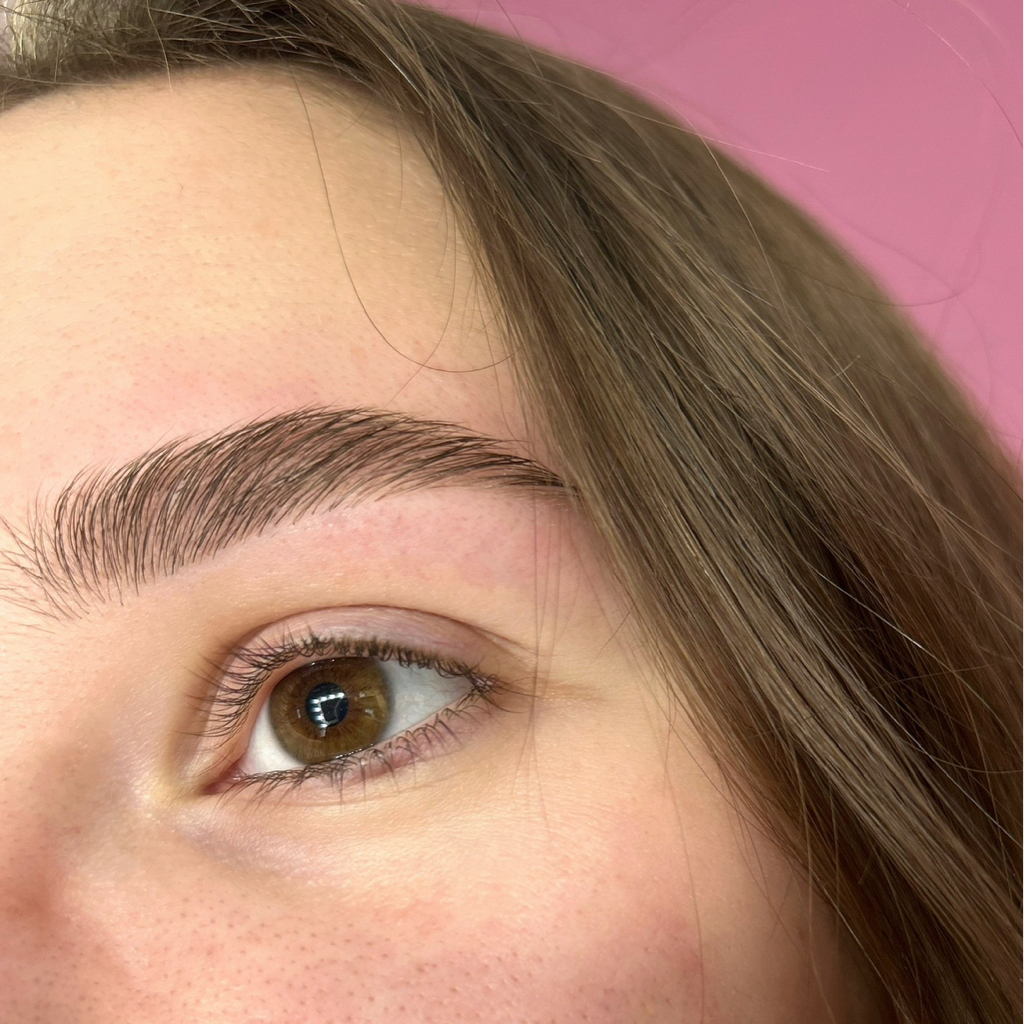 Коррекция бровей воск/пинцет