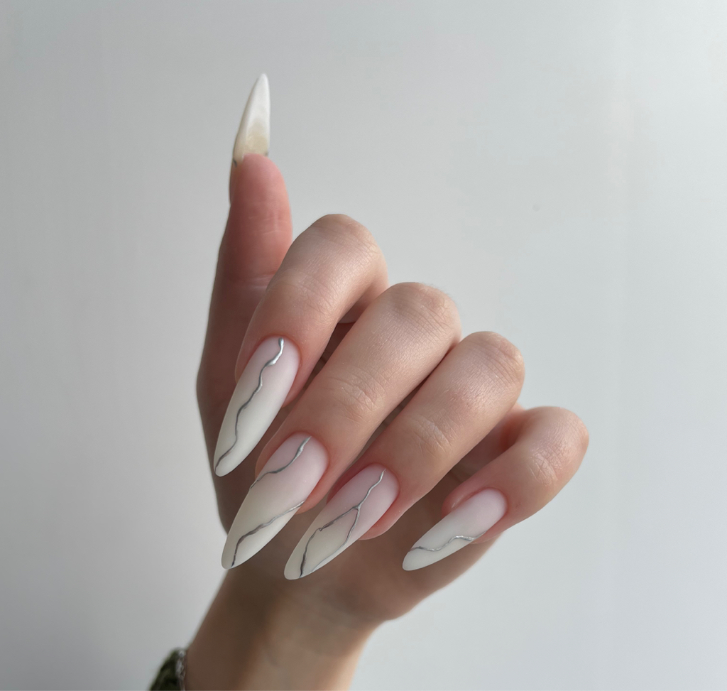 Наращивание ногтей