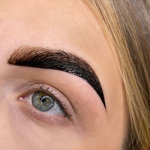 Комплекс оформление + окрашивание бровей хной