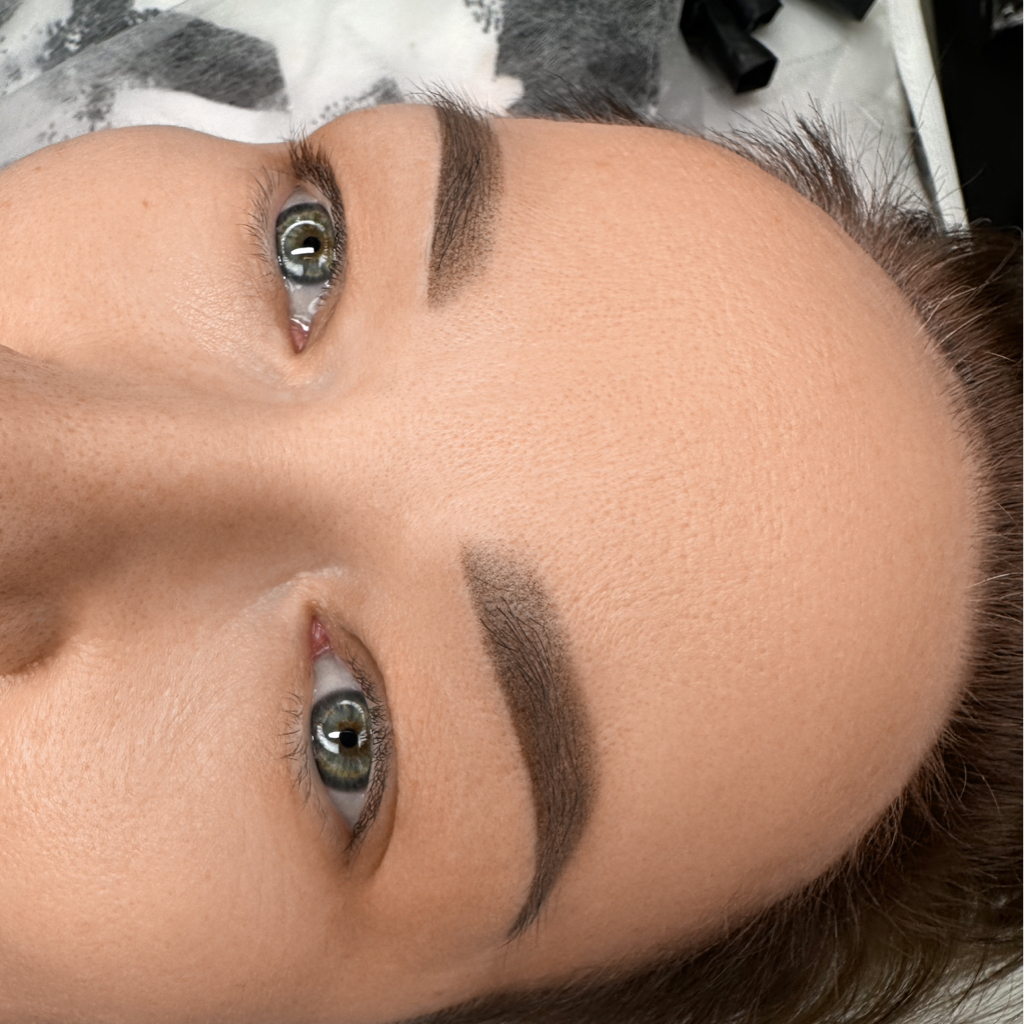 Брови перманентный макияж