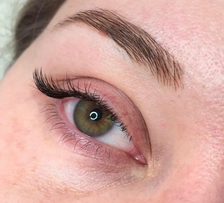 Экспресс наращивание ресниц/ либо только уголки