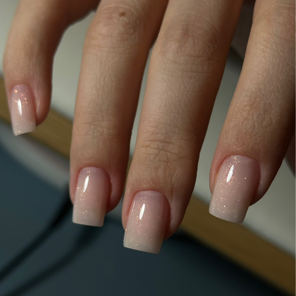 Маникюр комби с укреплением гелем