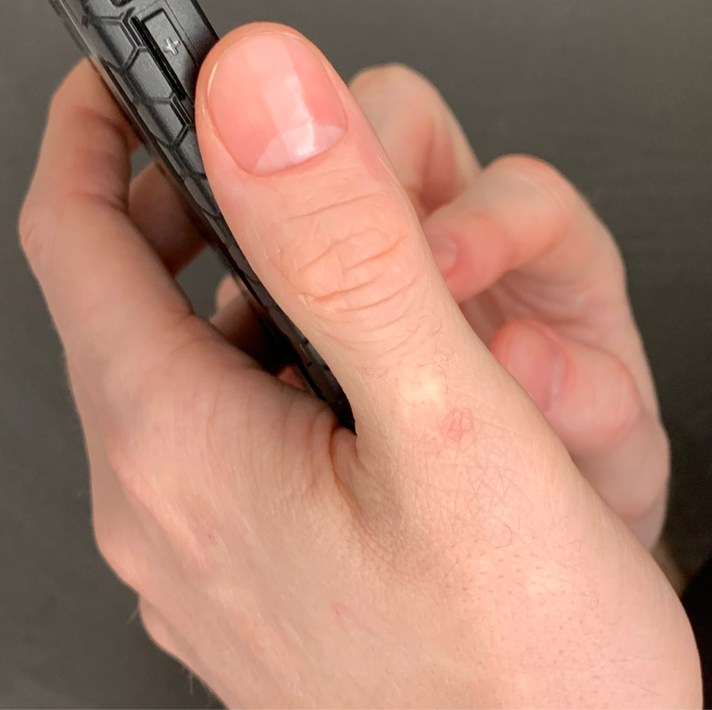 Мужской маникюр пилочный