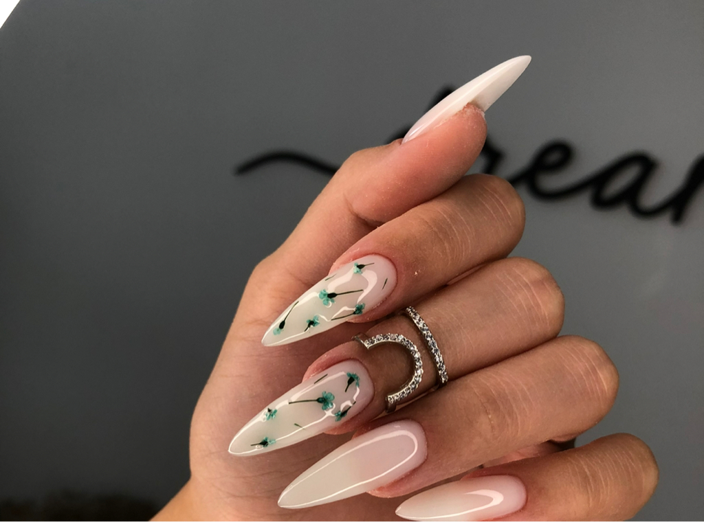 Наращивание ногтей*