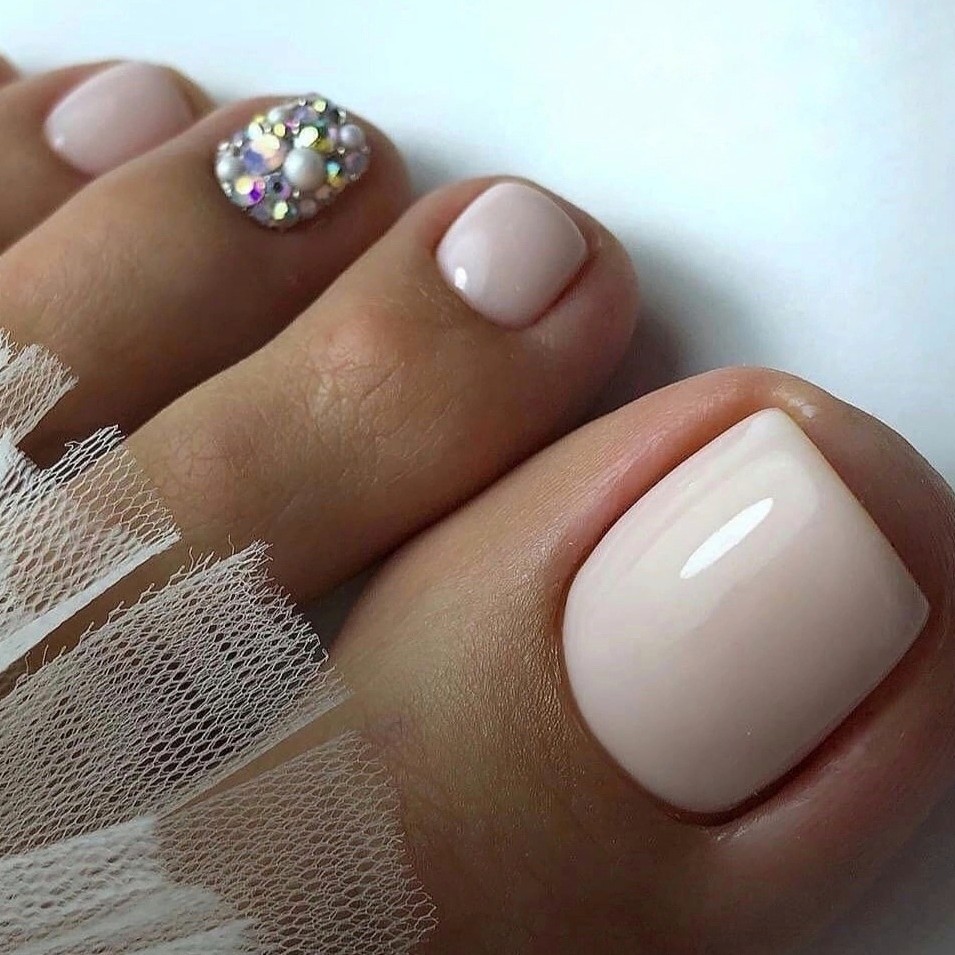 педикюр  с покрытием +обработка стопы