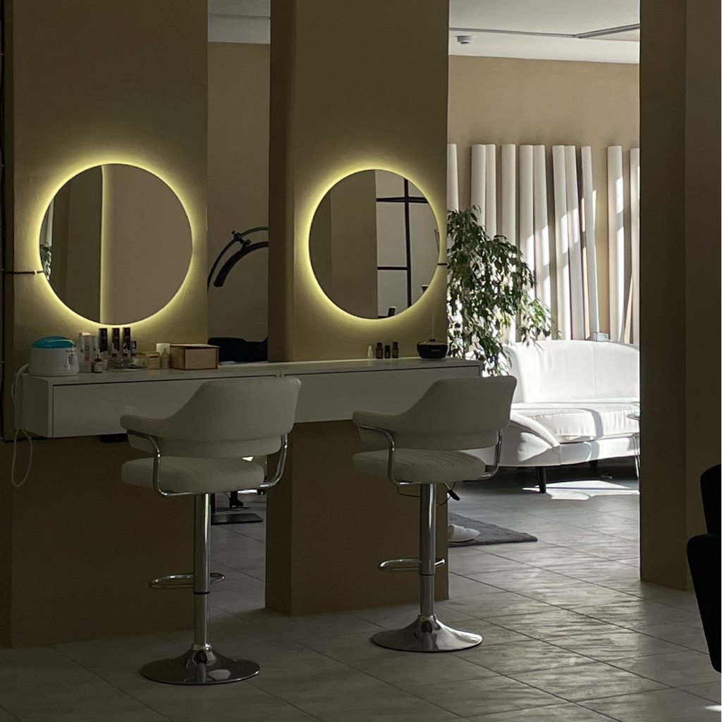 Почасовая аренда место бровист/визажист/парикмахеры