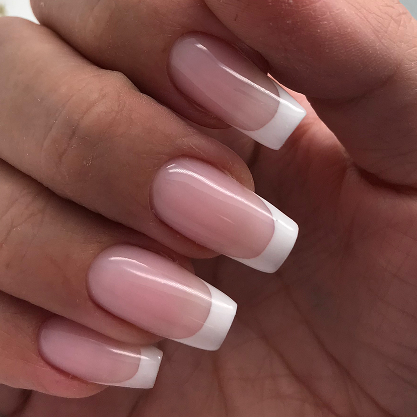 Маникюр с покрытием Френч