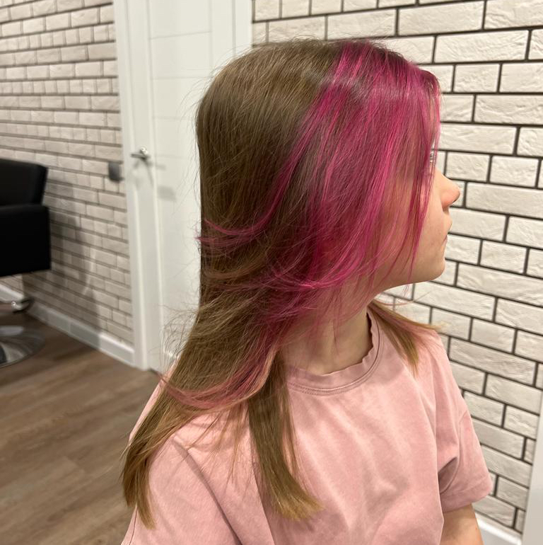 Окрашивание (Цветные пряди волос)