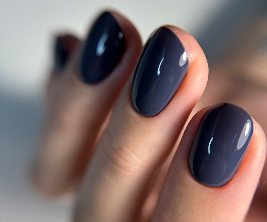 Маникюр с однотонным покрытием