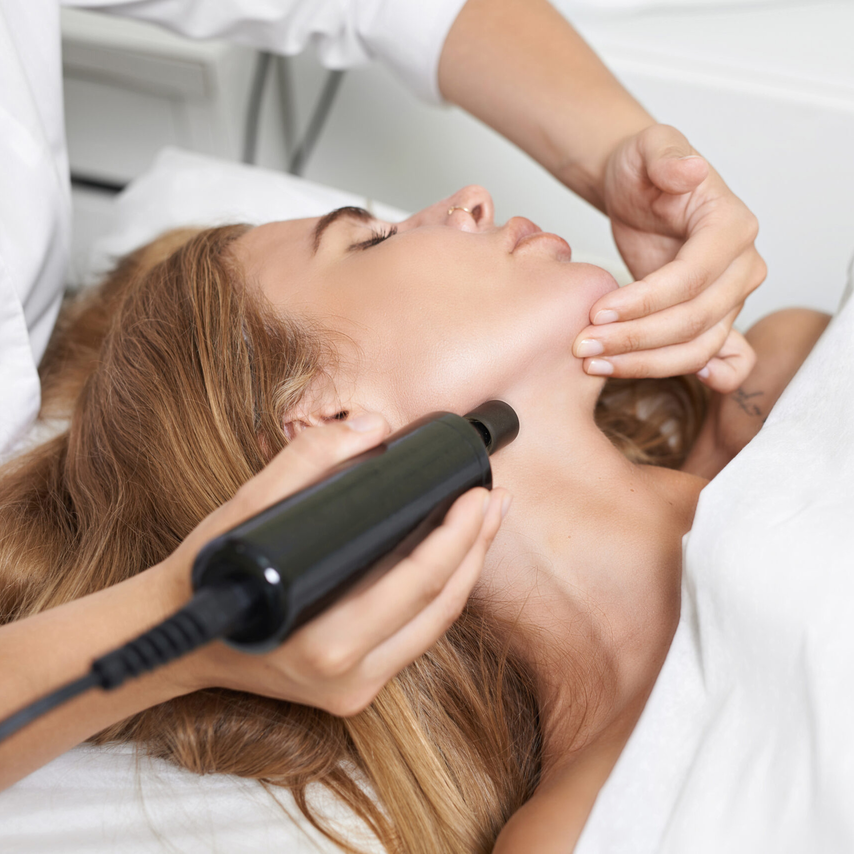 Биомеханическая стимуляция лица аппаратом Назарова