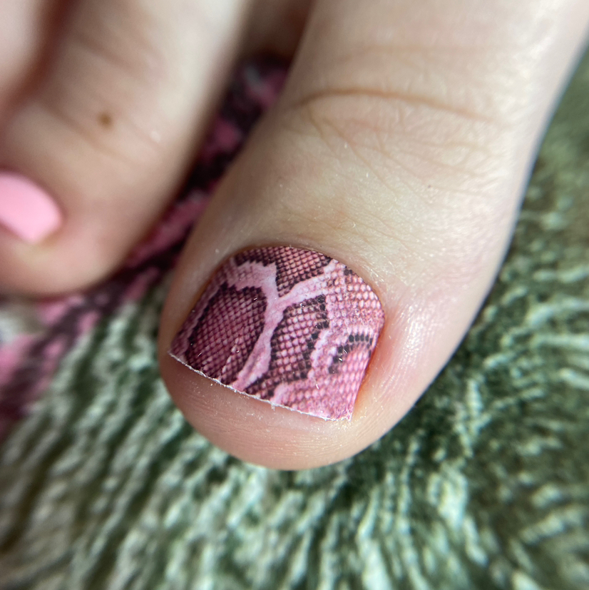 Гигиенический педикюр с покрытием гель лак