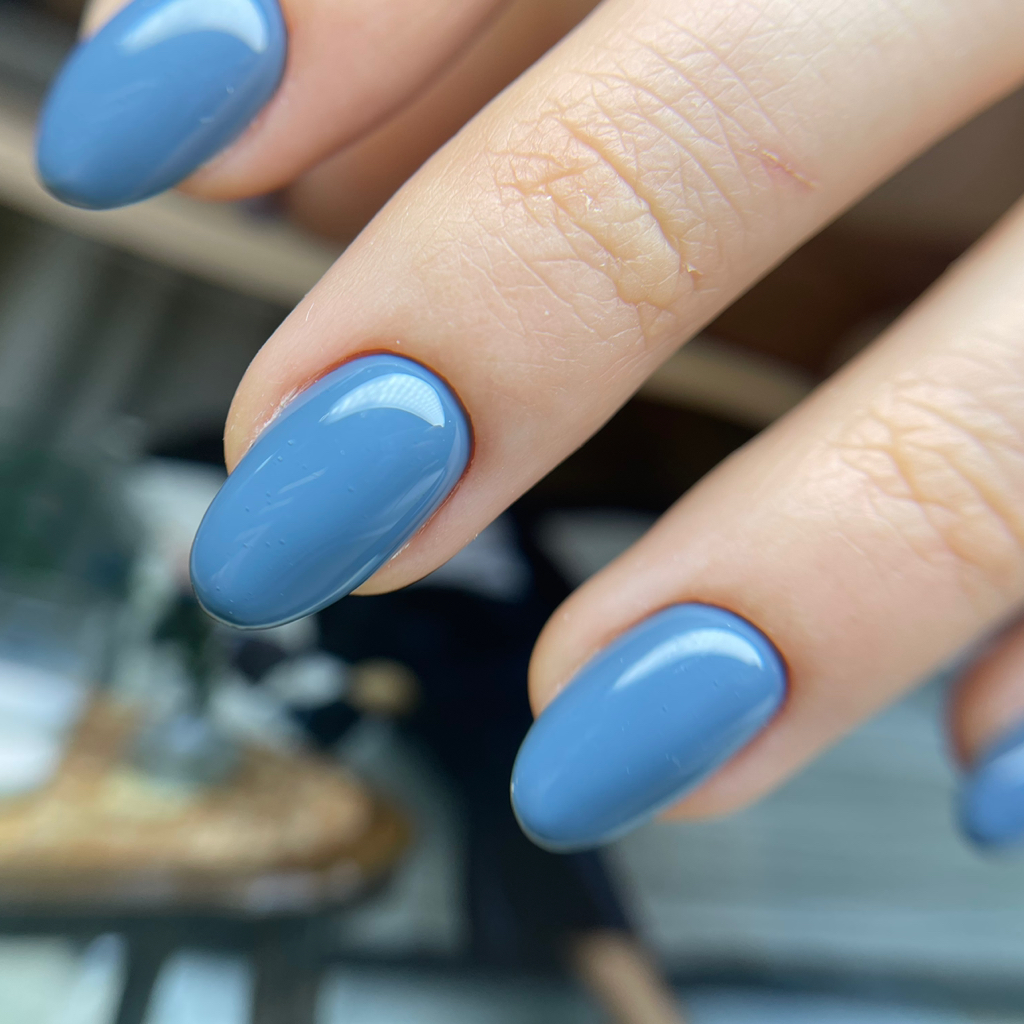 Маникюр с укреплением(сложная коррекция)