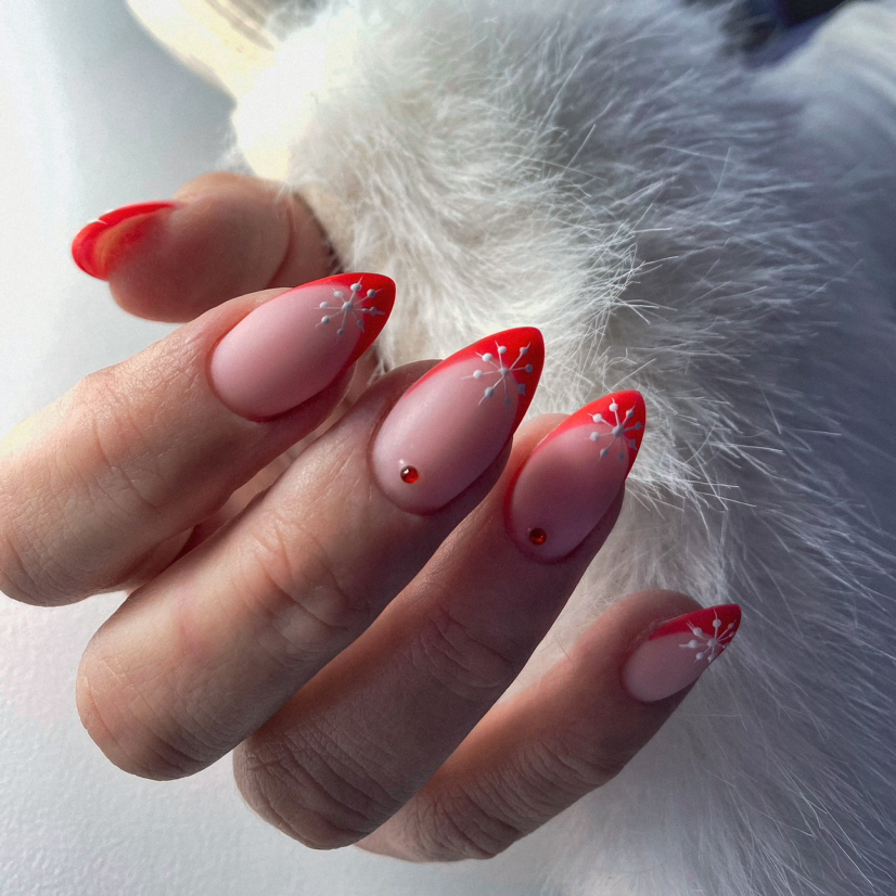 Комплекс ВСЁ ВКЛЮЧЕНО: 
(снятие, сложная коррекция, маникюр, длина до 2,5 см, ремонт, укрепление, дизайн минимум)