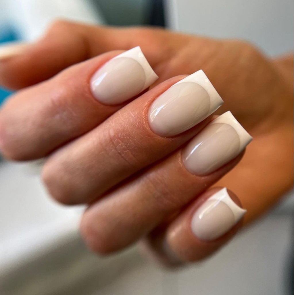 Маникюр дизайн Френч длина выше средней