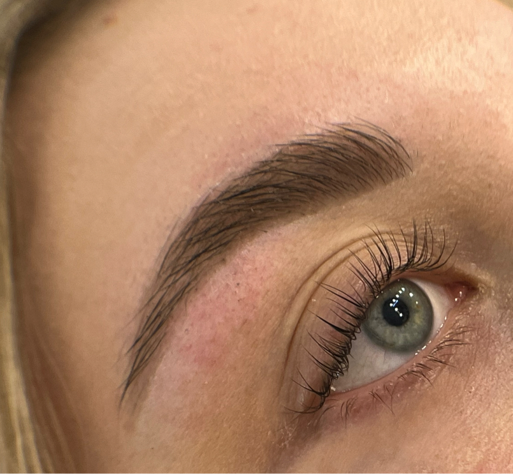 Оформление бровей (окрашивание+коррекция)