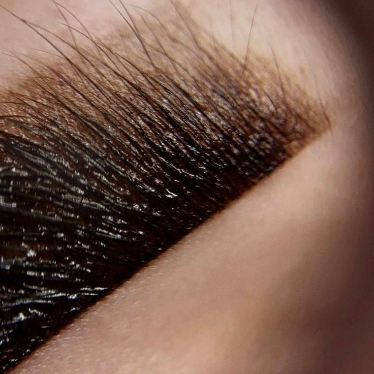 Окрашивание бровей