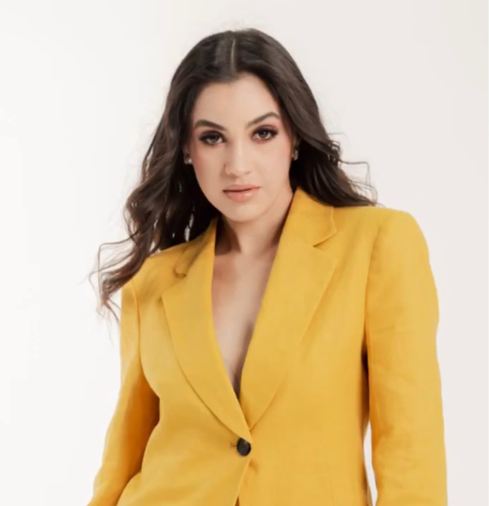 ANA DAVILA