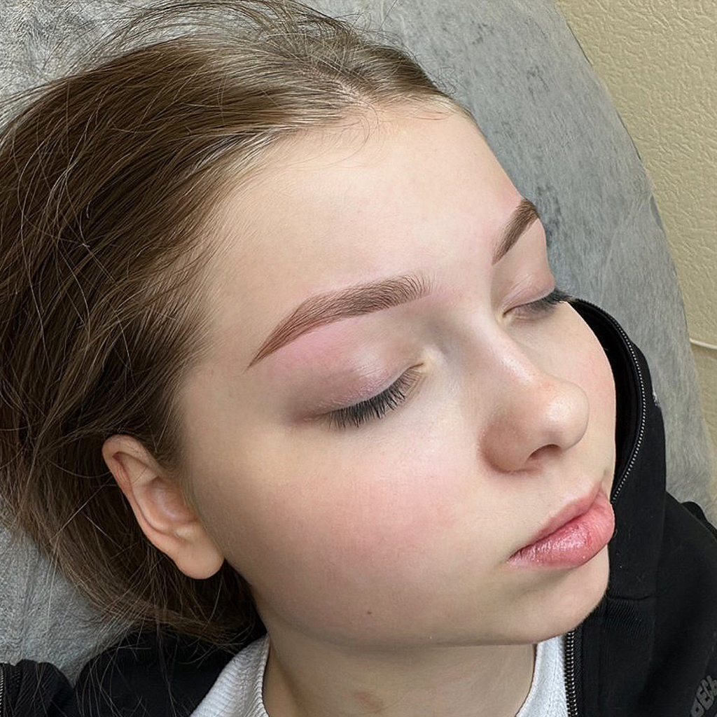 Оформление бровей с окрашиванием