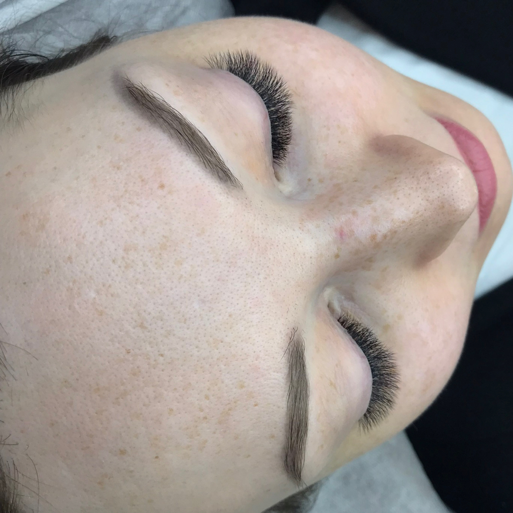 Наращивание ресниц 3D