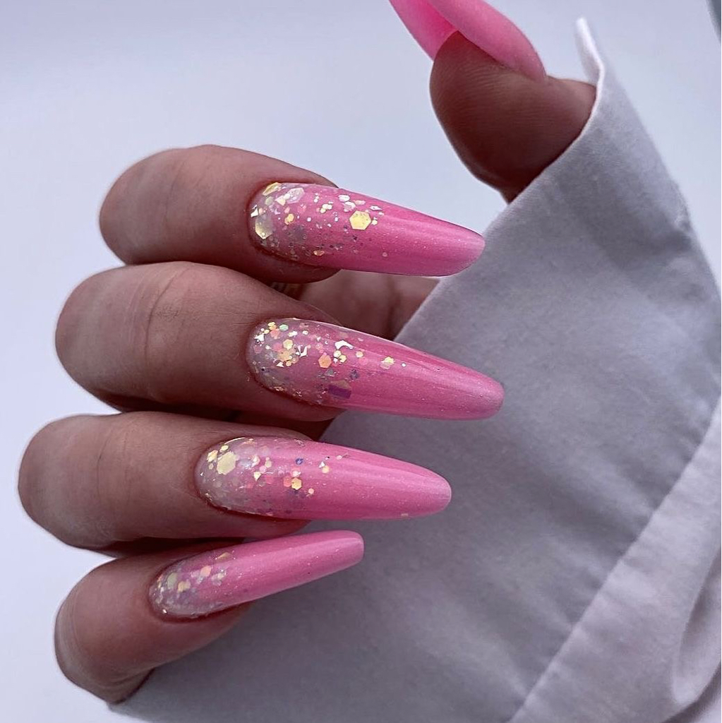 Extensiones de uñas (hasta 1 cm)