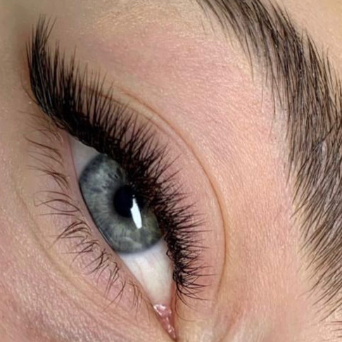 Наращивание ресниц 1.5Д
