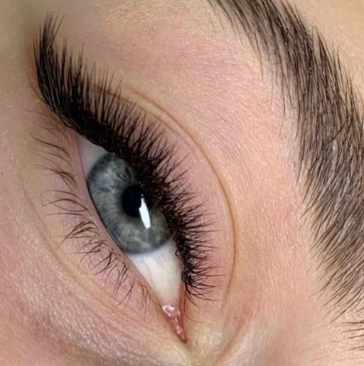 Наращивание ресниц 2.5Д