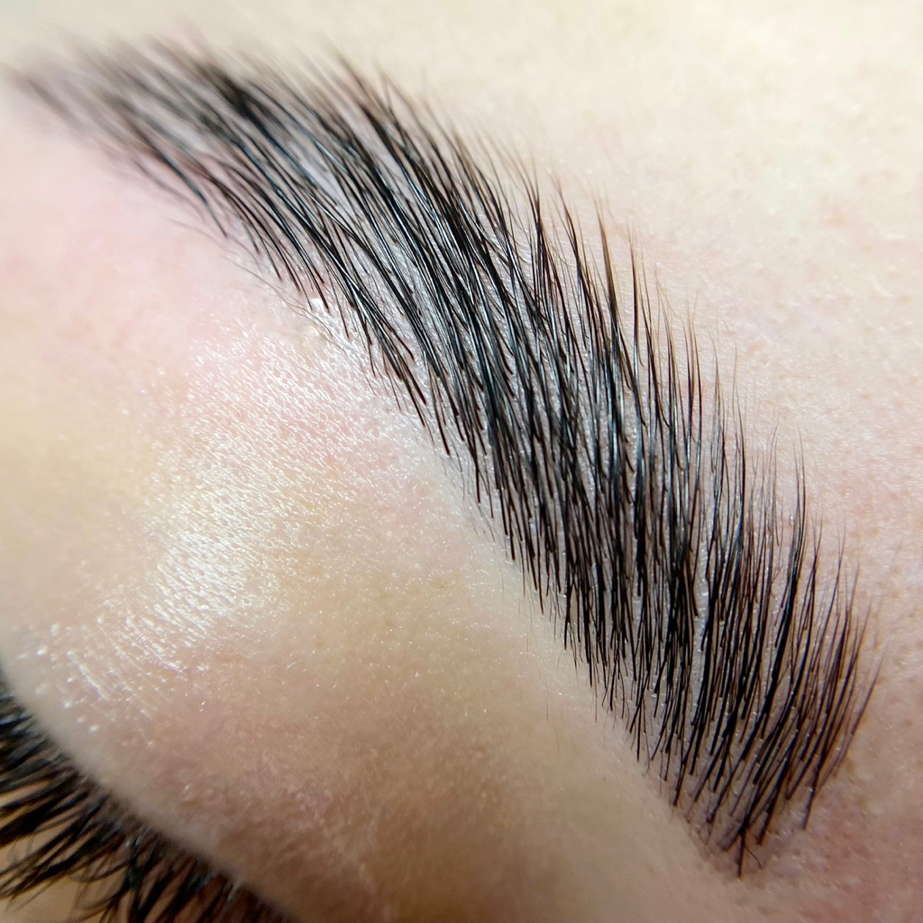 Долговременная укладка/ламинирование бровей без окрашивания