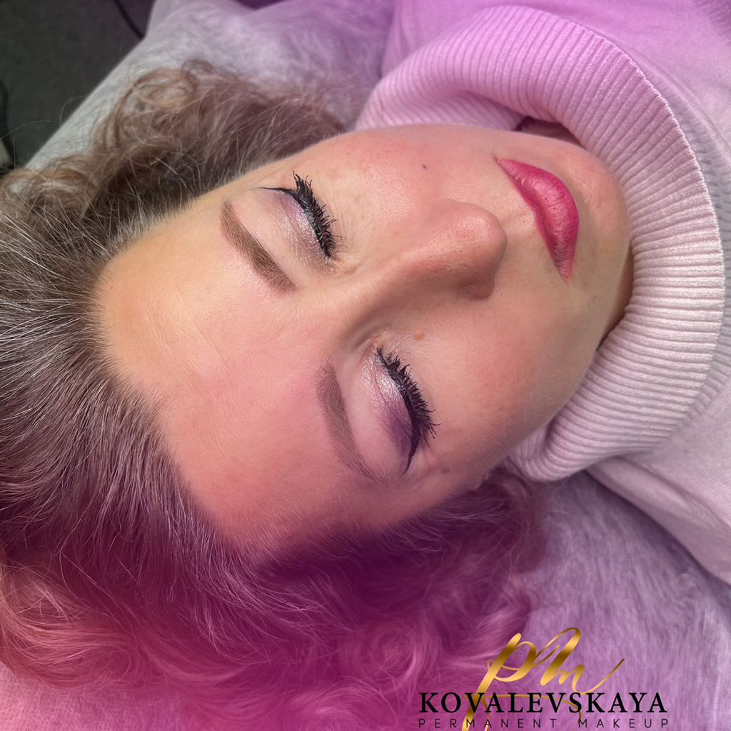 Перманентный макияж (брови)