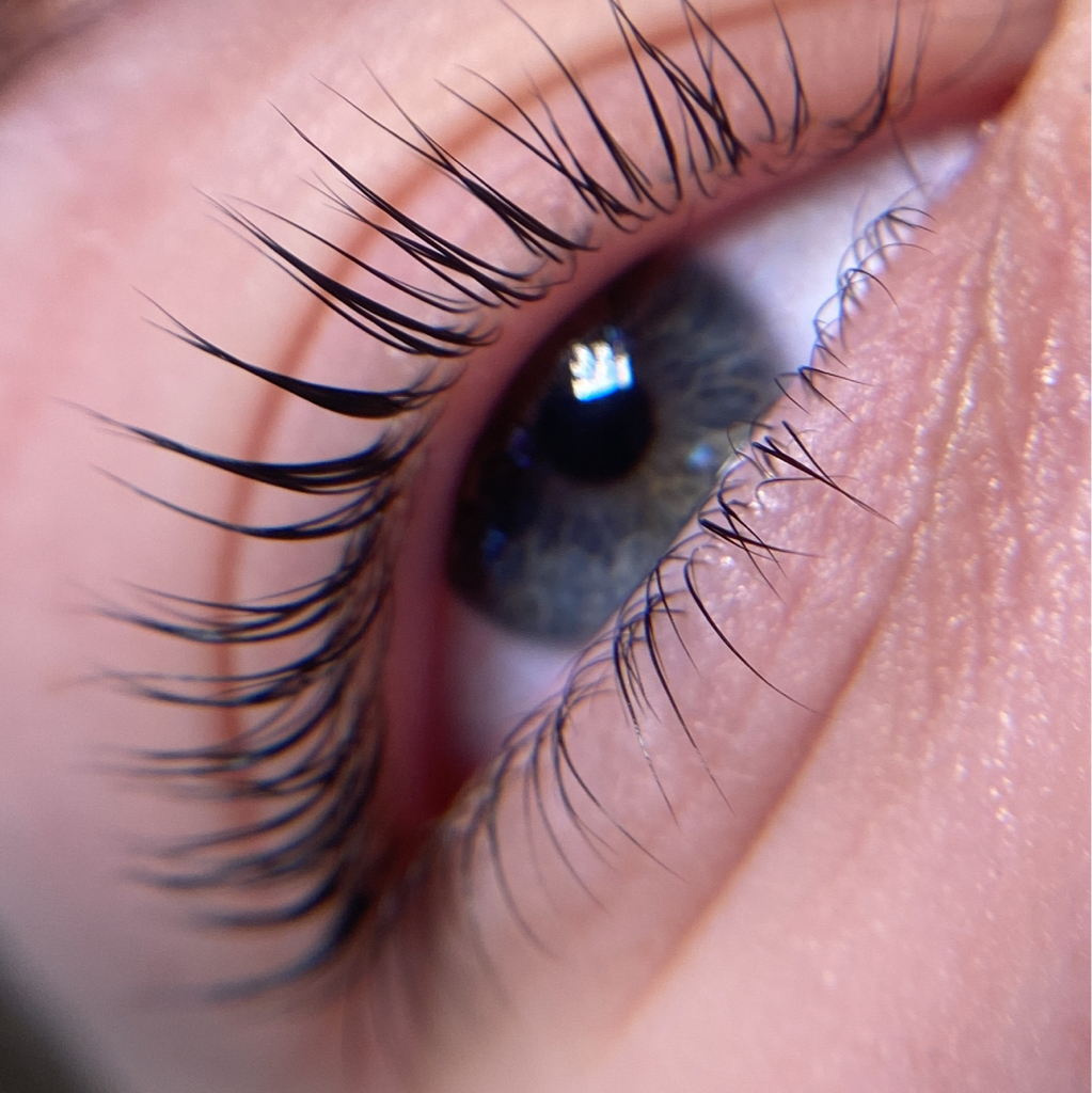 Lamination/lash lift ( upper and bottom eyelashes)