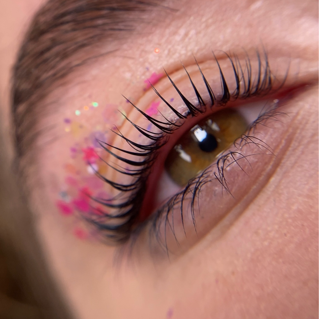 Bottom  lash tinting