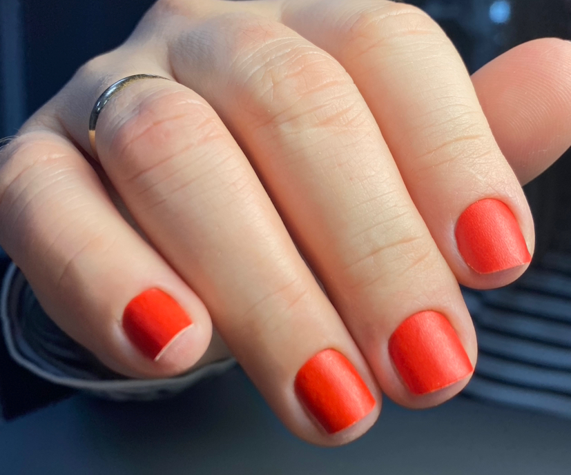 Безопасный пленочный маникюр