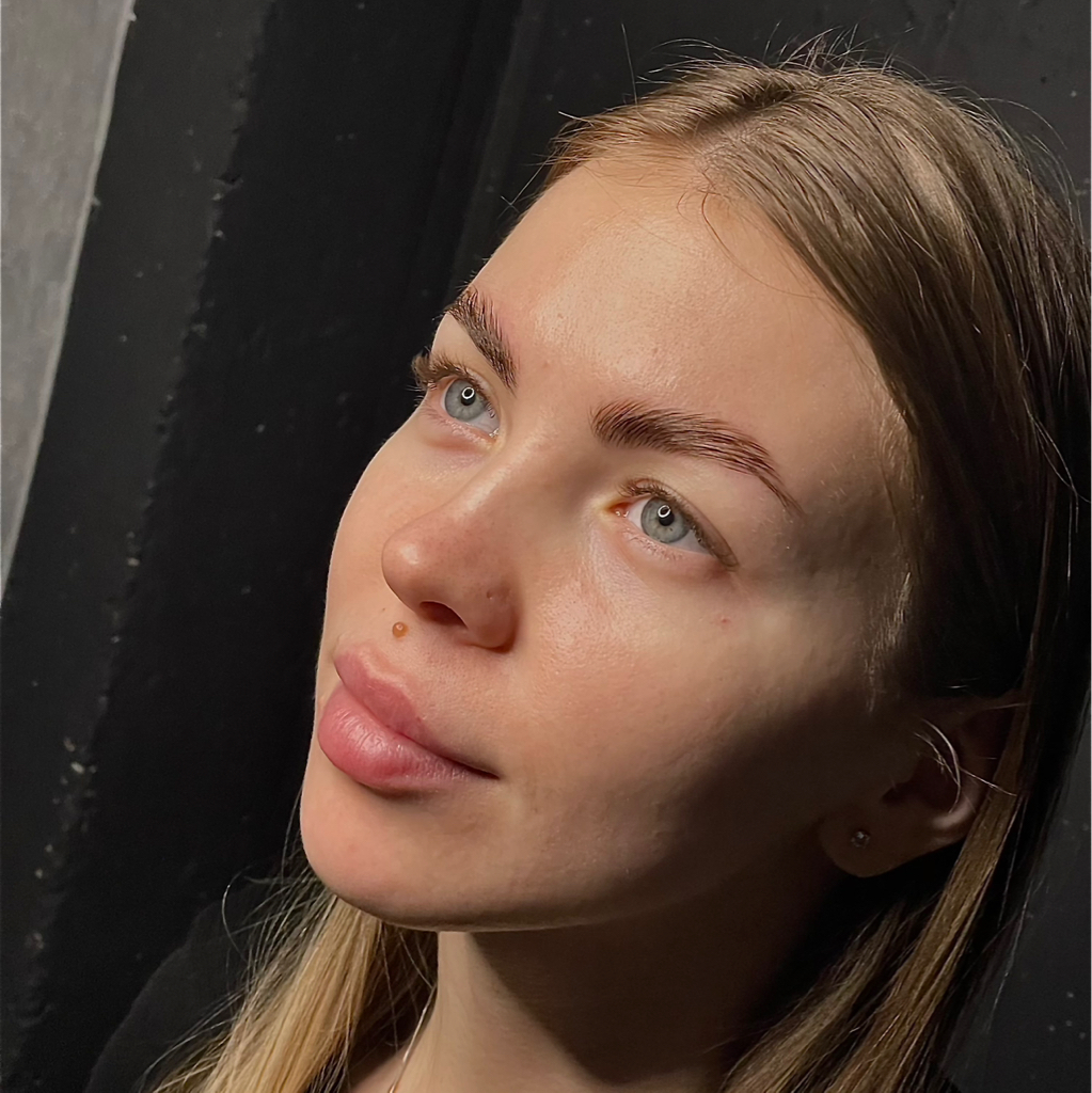 Окрашивание бровей без коррекции