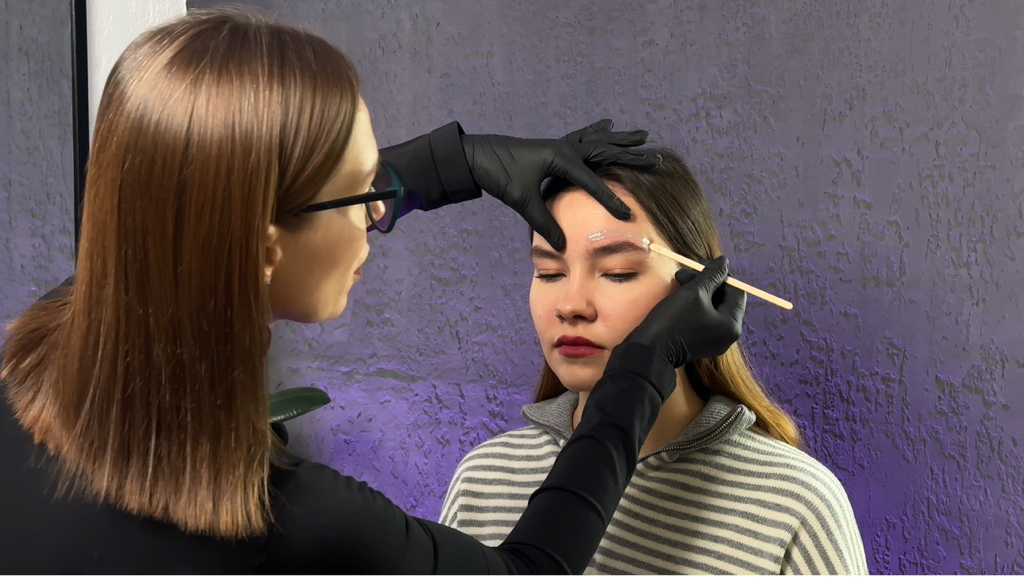 Коррекция бровей. Воск/пинцет