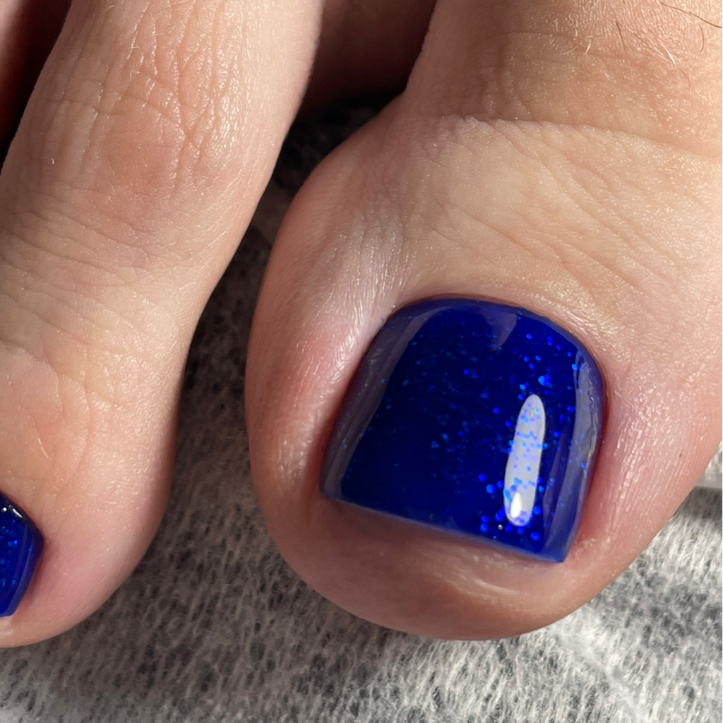 Педикюр (полный комплекс) с покрытием лак