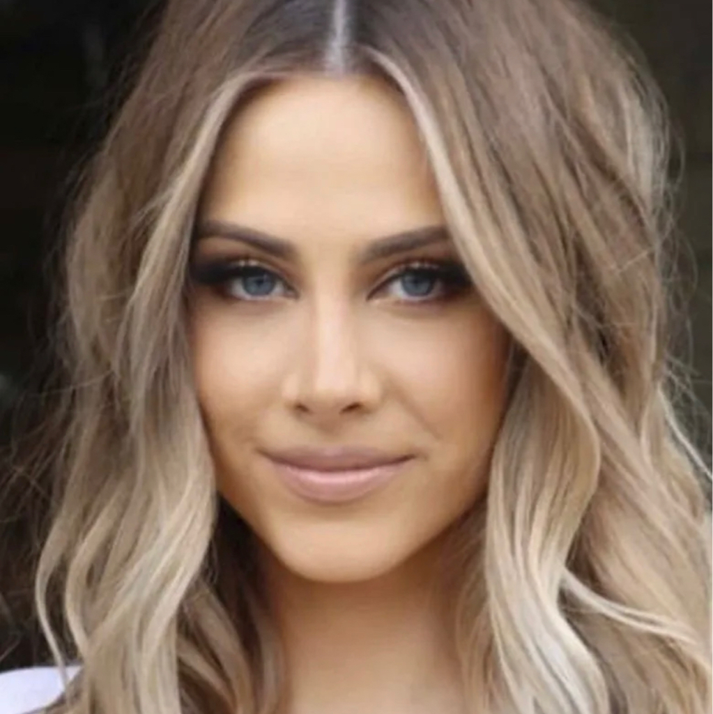 ✔️Контуринг (осветление прядей у лица и нижнем затылке). Тонирование.Волосы до плеч.  Пар.