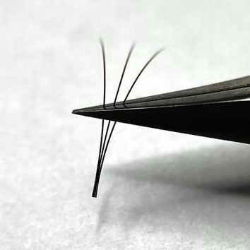 Снятие нарощеных ресниц