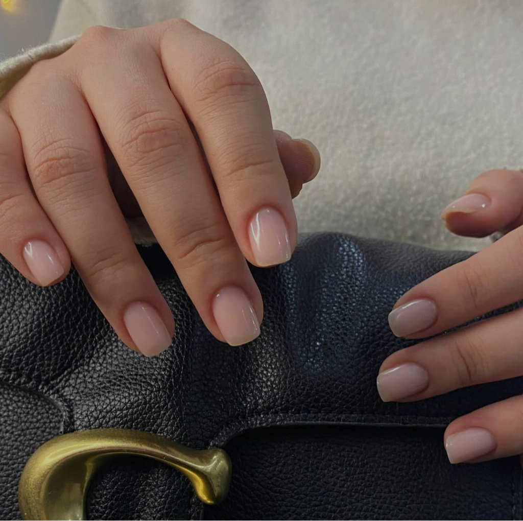 Маникюр с покрытием +укрепление