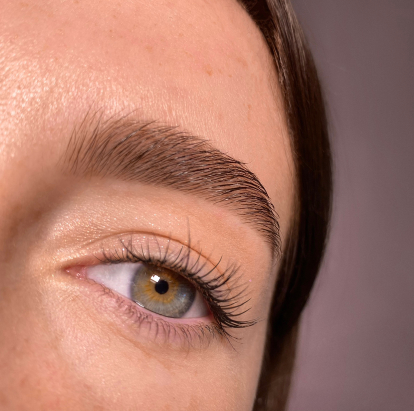 Оформление бровей