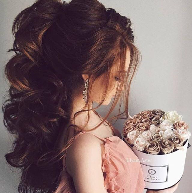 Прическа собранная на длинные волосы (ниже лопаток)