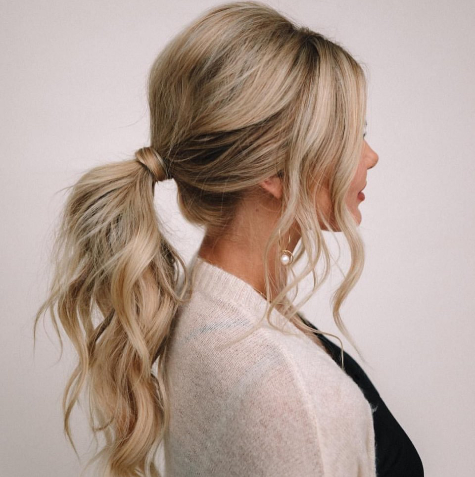 Хвост от 1800-2500 ₽ ( в зависимости от длины волос)